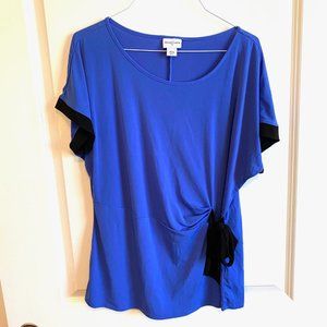 Blue color blocked top